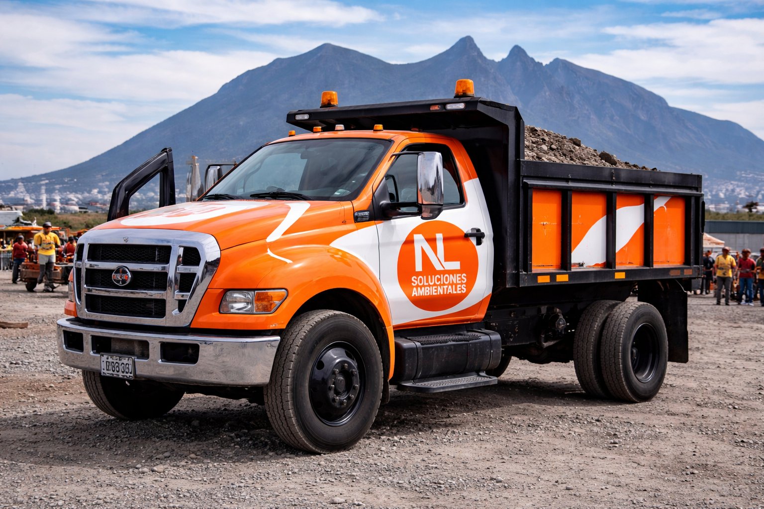 Camión de volteo NL Soluciones Ambientales Monterrey